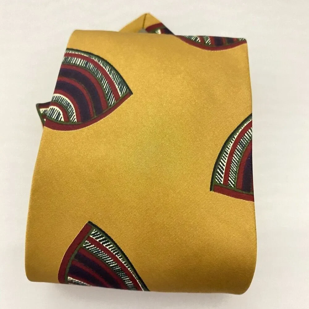 #5576 Talbott Studio for Redwoods and Ross Men's Gold Necktie. Tie 57 x 4.50
